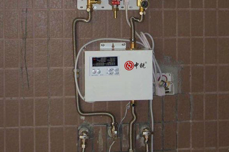 熱水器距離較遠(yuǎn)，每次洗澡都要浪費(fèi)冷水怎么辦？